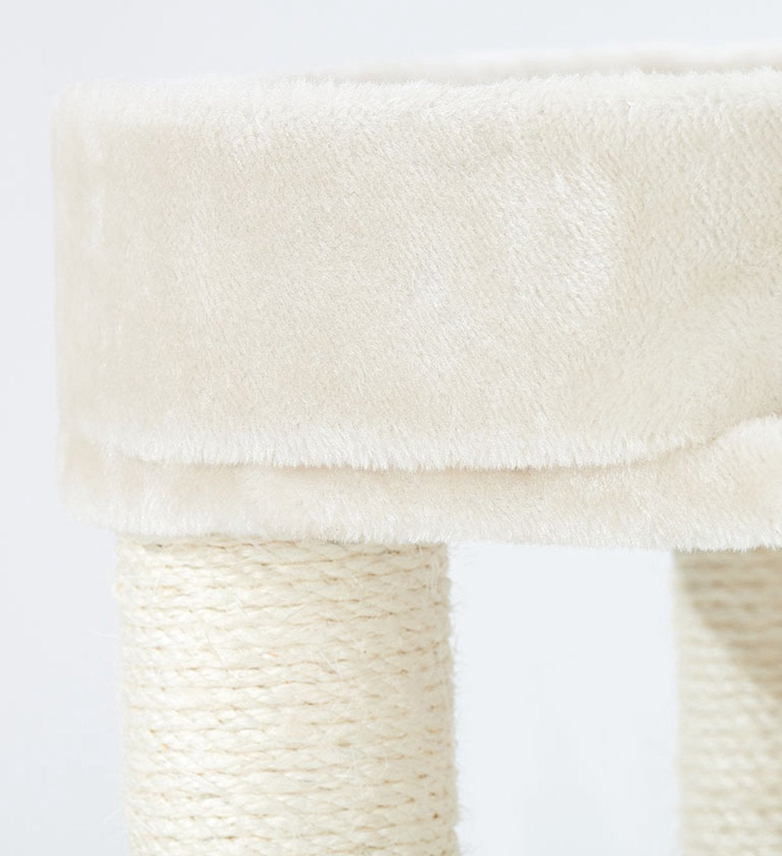 Petrebels Villa 64 Krabpaal - Creme - Modern - Stabiel - 60 X 40 X 64 Cm