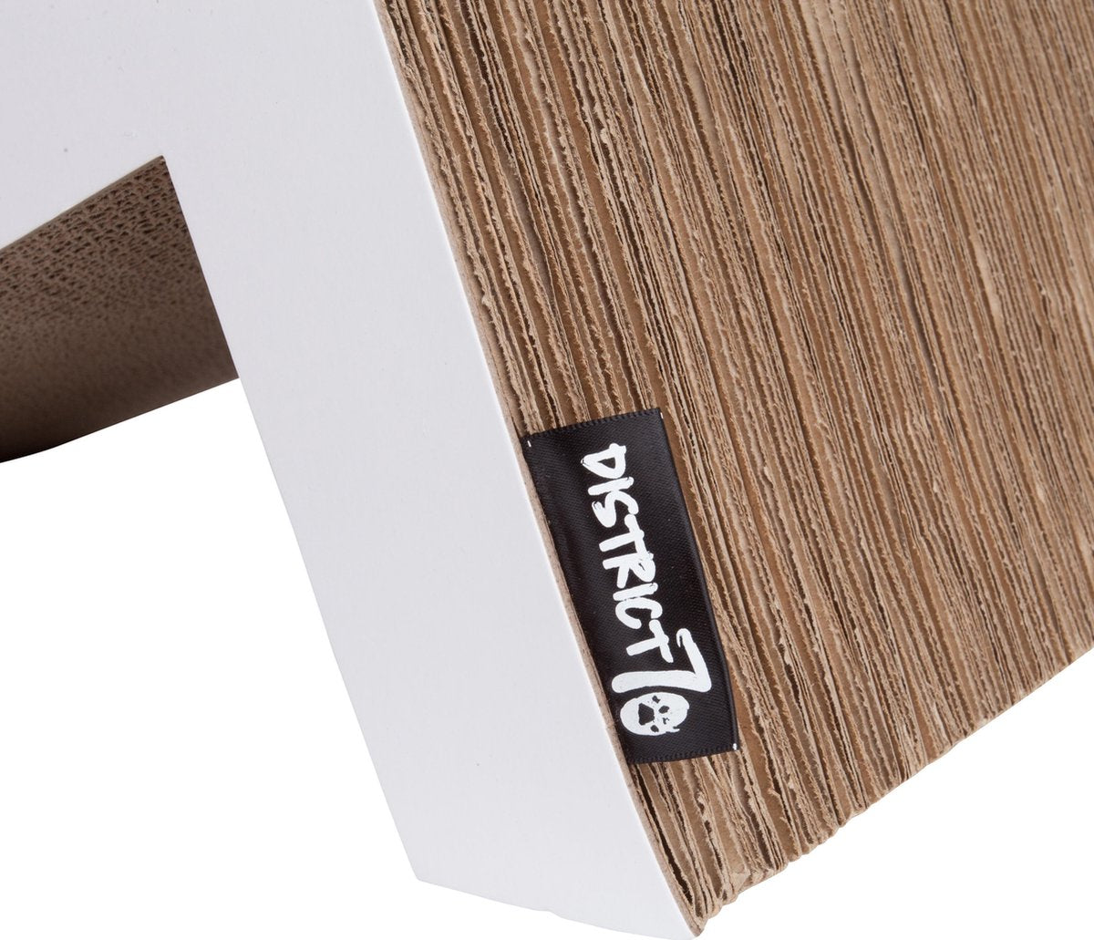  District 70 SOFA - Krabplank Voor Katten Van Duurzaam En Gerecycled Karton - 60x28x18 Cm - SOFA