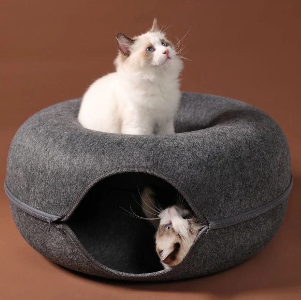 Merkloos A.K.A. Kattentunnel En Kattenmand In-1 – Kattenspeelgoed Speeltunnel Kattenhuis – Kattenhol Rond Kattenspeeltjes - Cat Cave Donut - Antraciet Vilt
