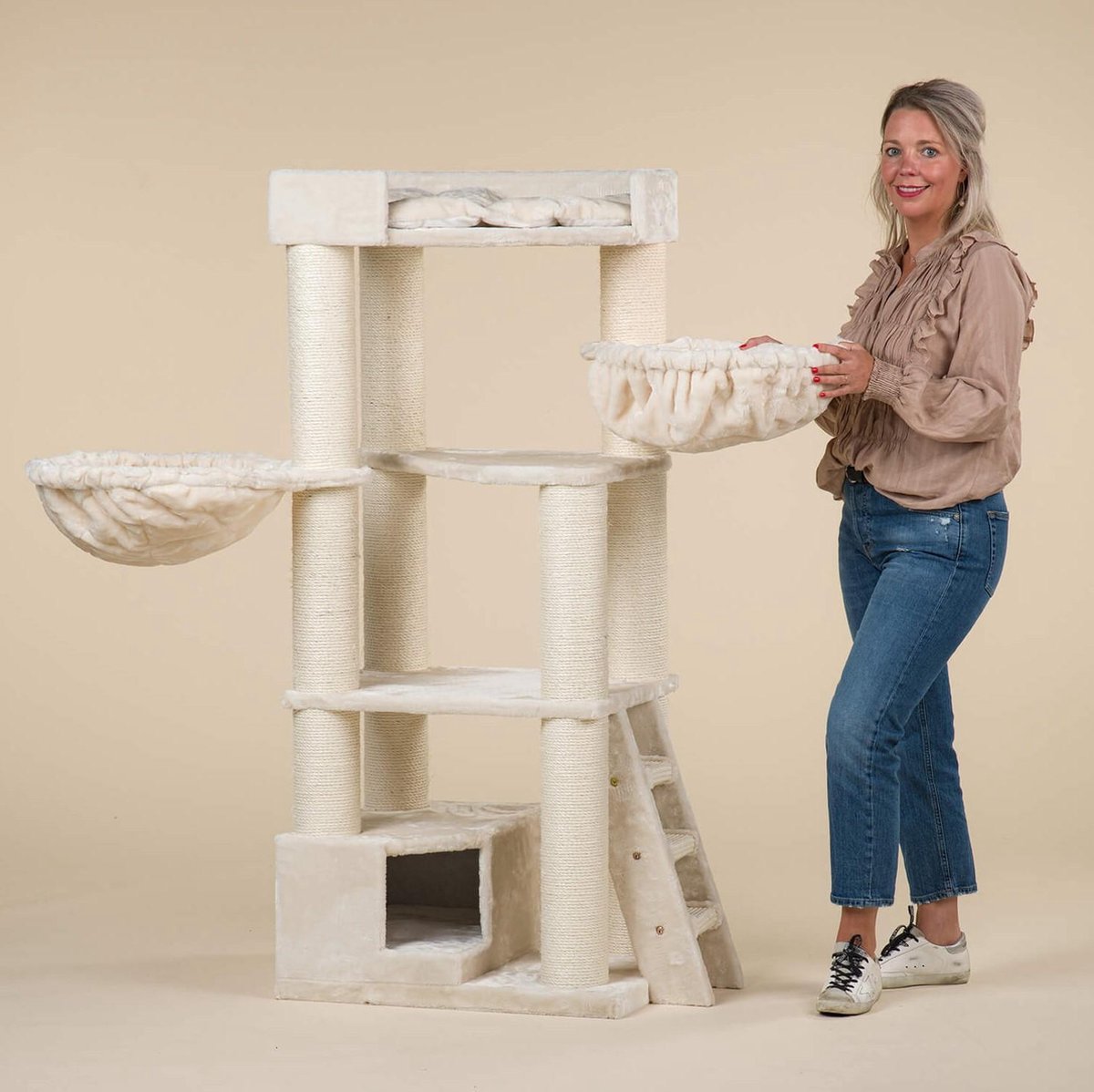  RHRQuality Corner Coon Krabpaal Voor Grote Katten - 60 X 56 X 151 Cm - Crème
