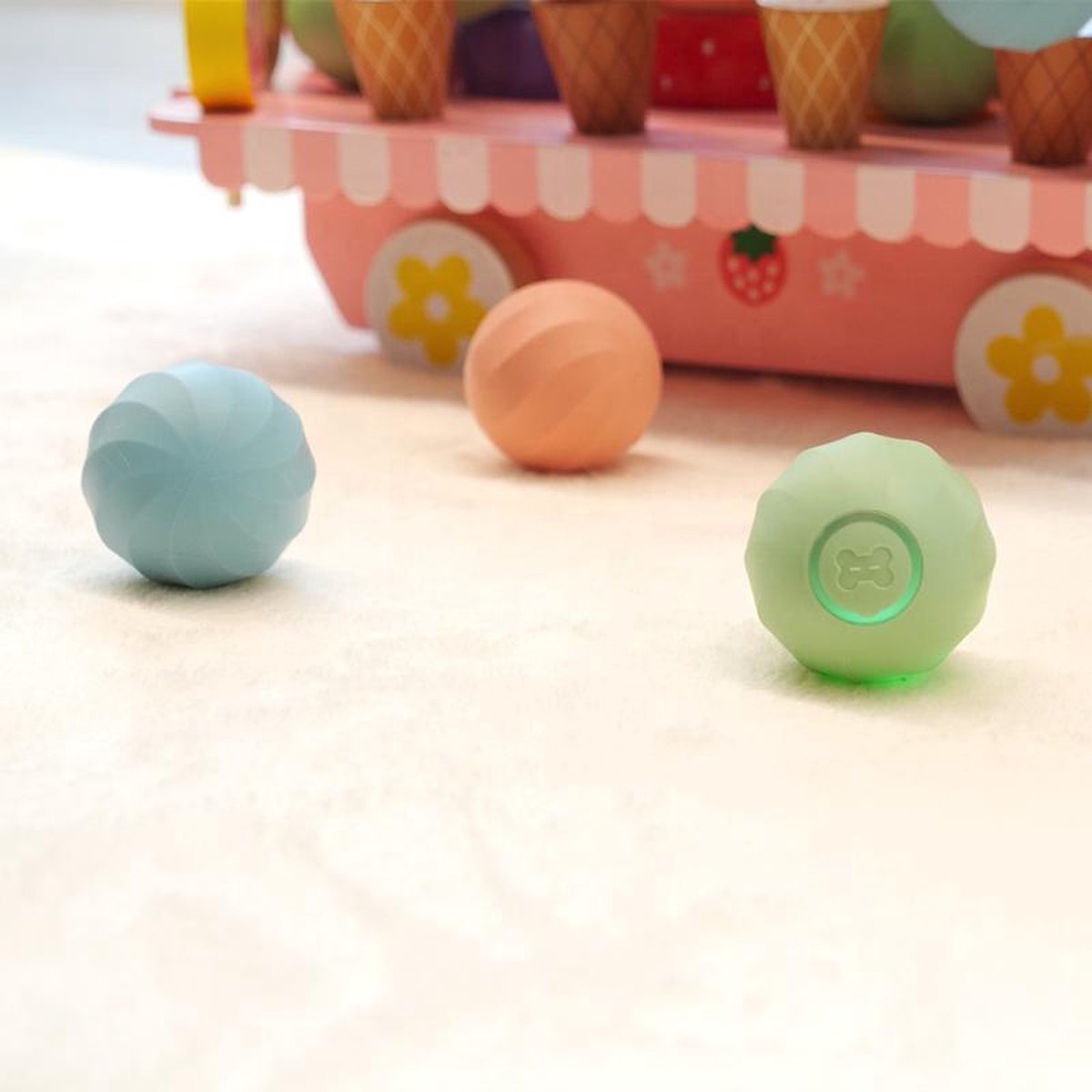  Cheerble | Mini Bal 3.0 | Roze | Zelf Rollende Bal Voor Katten | 3 Automatische Speelmodi | Interactief En Intelligentie Kattenspeelgoed | Kattenspeeltje