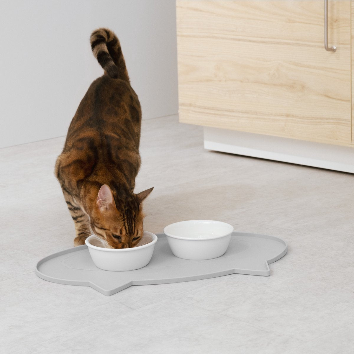  Navaris Siliconen Voederbakmat Voor Katten - Waterdichte Anti-slip Mat Voor Voerbak En Waterbak - 50x32 Cm - In Grijs Kattendesign
