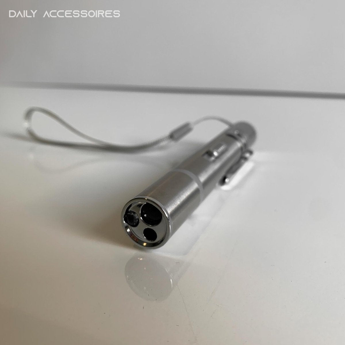 Merkloos Laserpen - Daily Accessoires - USB Oplaadbaar - Kattenspeeltjes - Laserlampje - 7 Verschillende Standen - RVS Zilver - Zaklamp - UV Lamp – Kattenspeelgoed