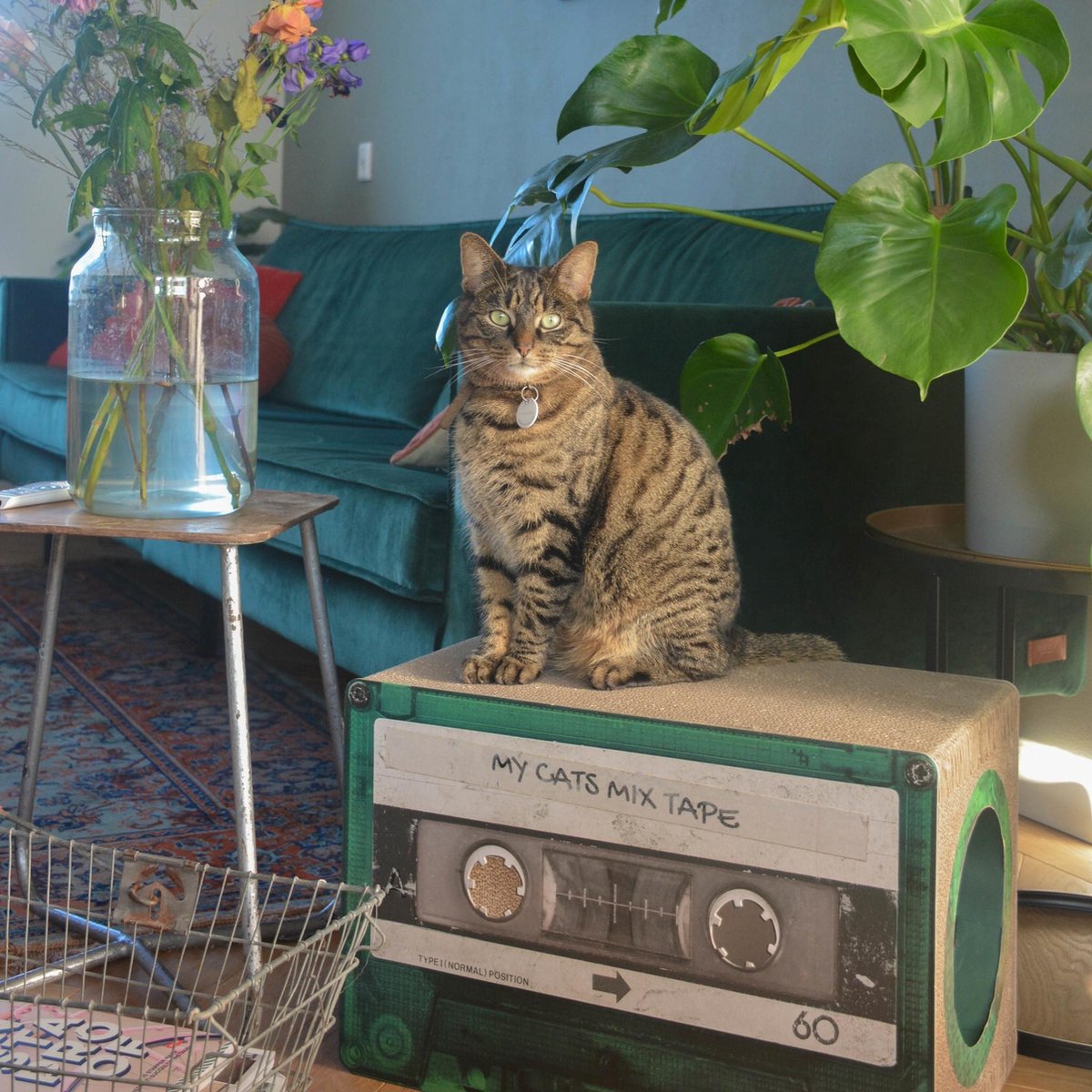  District 70 MIXTAPE - Trendy Retro Krabmeubel Van Duurzaam Karton - Omkeerbaar In Zwart - 54x35x31cm - Zwart