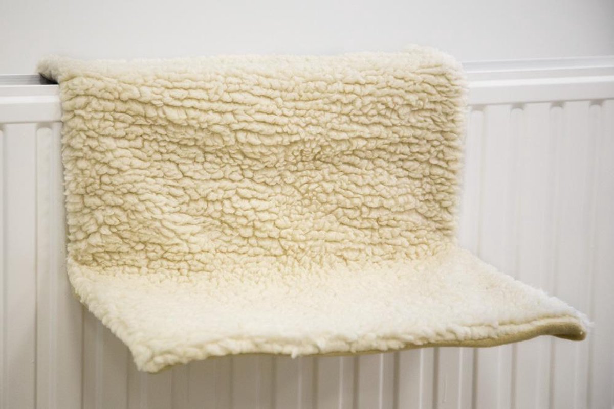  Beeztees - Kattenhangmat - Creme - 46x31x24 Cm